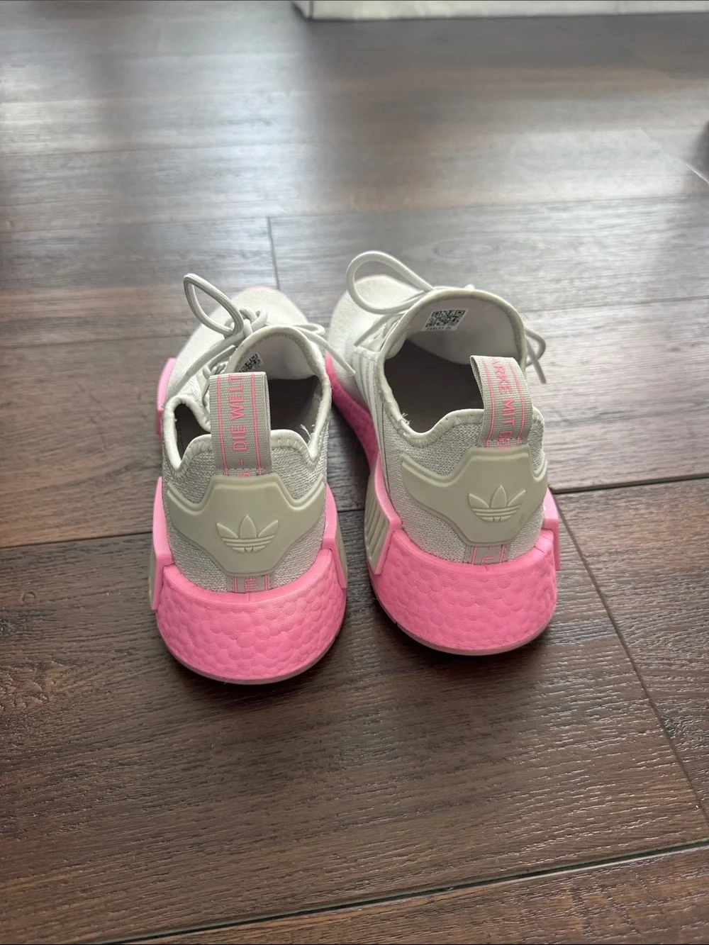 adidas lightweight athletic
